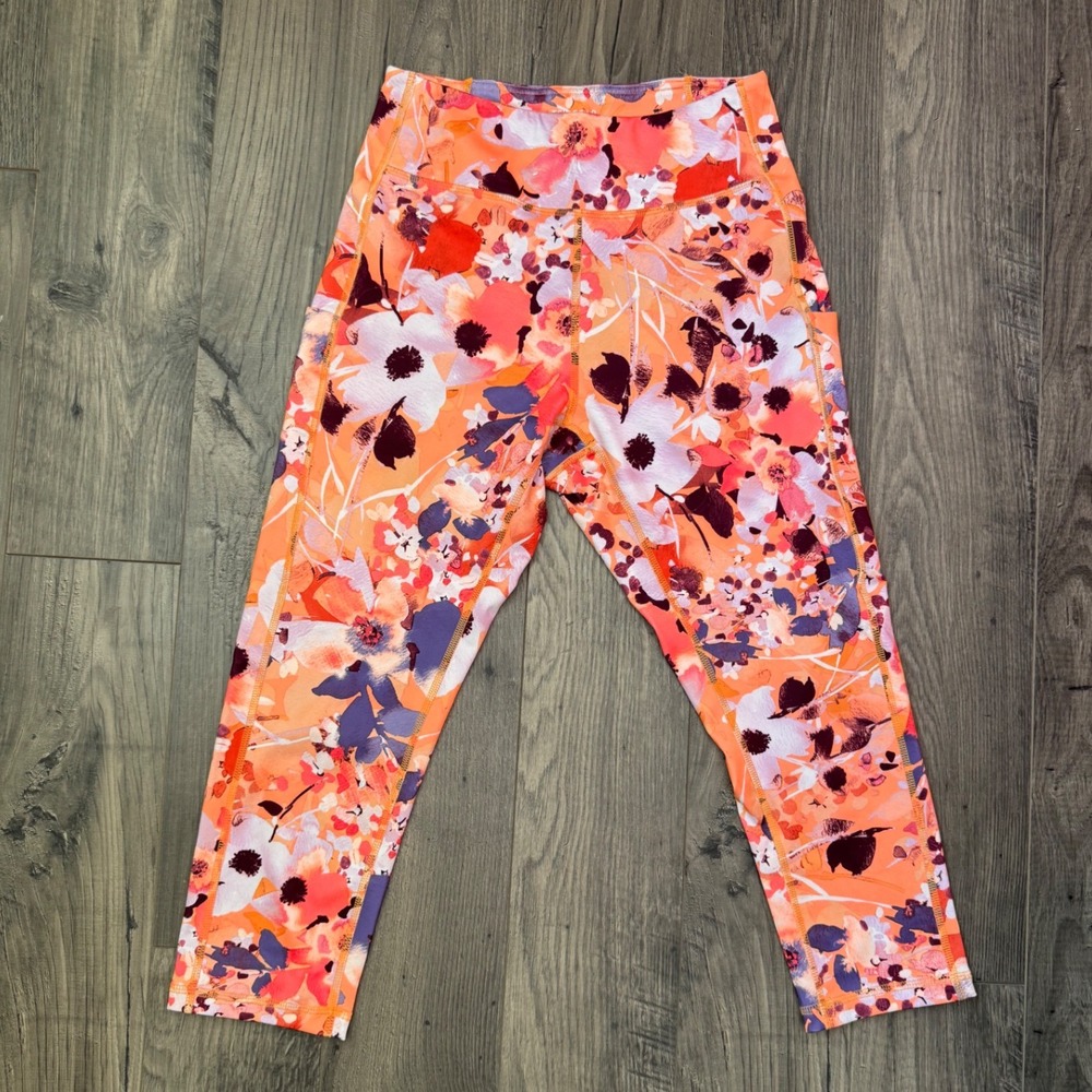 Tek Gear Women's Floral Capri Leggings Workout‎ Activewear Size M